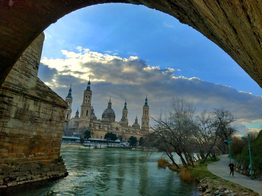 Mirador Del Ebro Apartman Zaragoza Kültér fotó